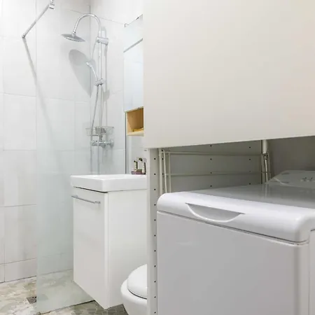 Apartment 5e - - Haystia