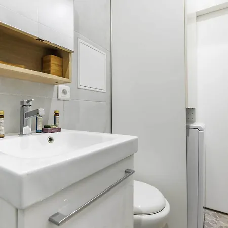 5e - - Haystia Lägenhet *